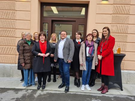 Minister z zaposlenimi na CSD in direktorico občinske uprave
